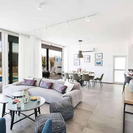 Vila Olive 6 *